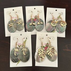 ☘️Abalone Shell Earrings
